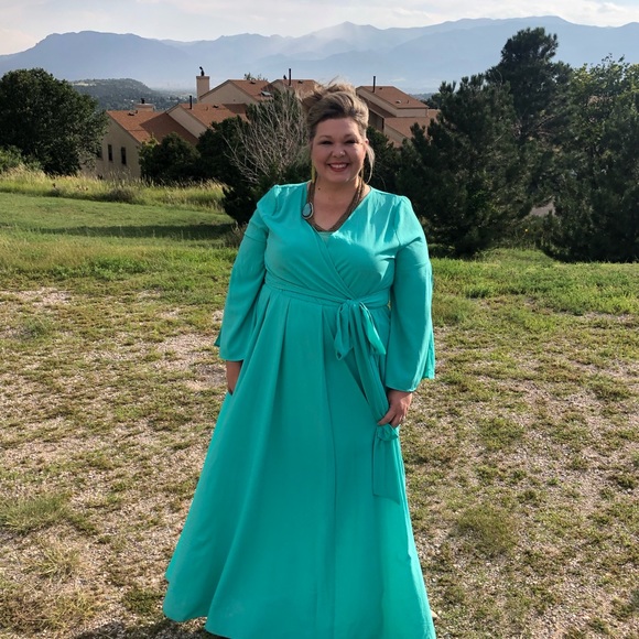 Meet your Posher, Tiffany - Picture 3 of 10